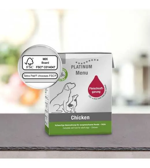 Label til PLATINUM Menu Kylling PLATINUM MENU KYLLING er et vådfoder af bedste stykker af frisk kyllingkød (83%) nænsomt kogt i 
